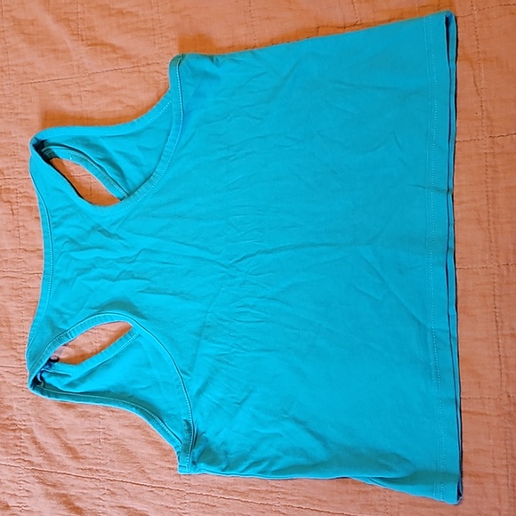 3 crop tops - Picture 11 of 11